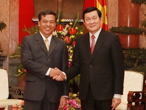 ທ່ານປະທານປະເທດ Truong Tan Sang ຕ້ອນຮັບຫົວໜ້າອົງການ ໄອຍະການປະຊາຊົນລາວ